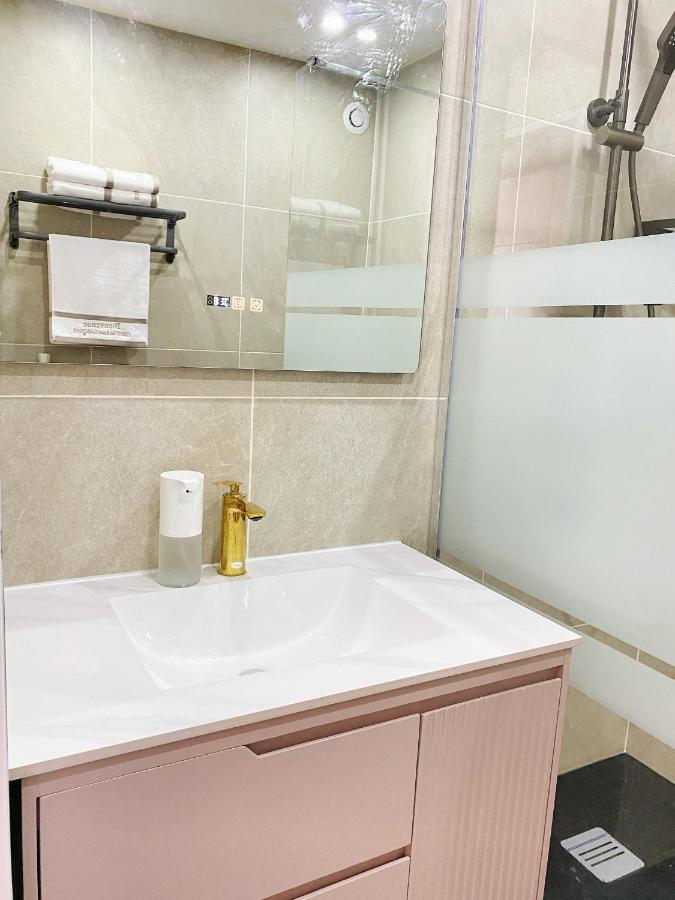 Chez Les Deux Garcons Apartment Монруж Екстериор снимка